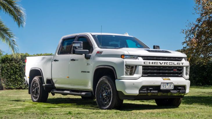 Chevy Silverado 2500HD exterior truck towing setup