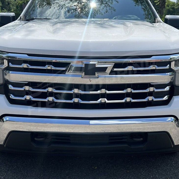 Chevy Silverado front grille and fog light illumination pattern