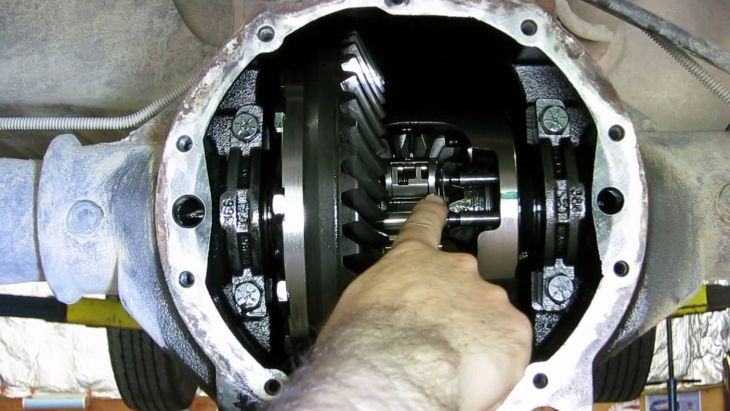 Chevy Silverado Eaton G80 locking differential assembly