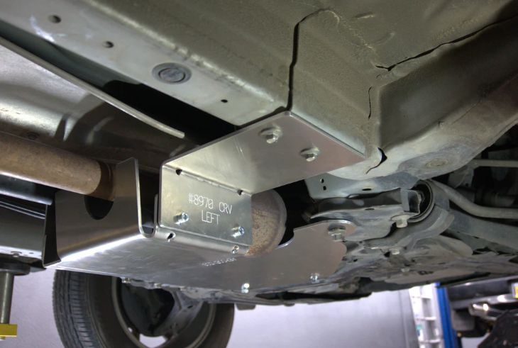 Honda CR-V catalytic converter shield rivets replacement process