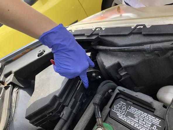 Honda CR-V headlight replacement assembly installation