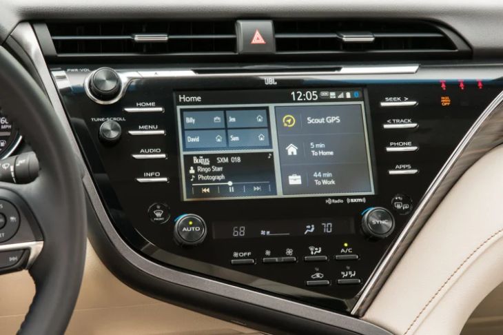 2018 Toyota Camry Interior Touch Screen and Controls