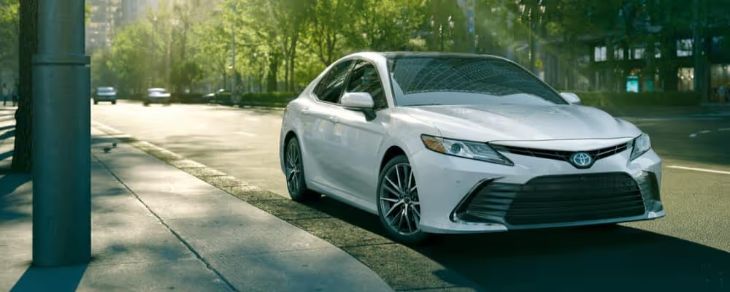 Toyota Camry 0 to 60 acceleration test on track