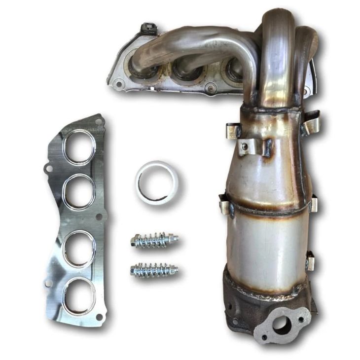 Exhaust system catalytic converter and secondary sensor layout