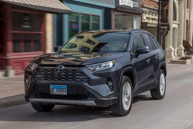 2019 Toyota RAV4 oil change and engine specs
