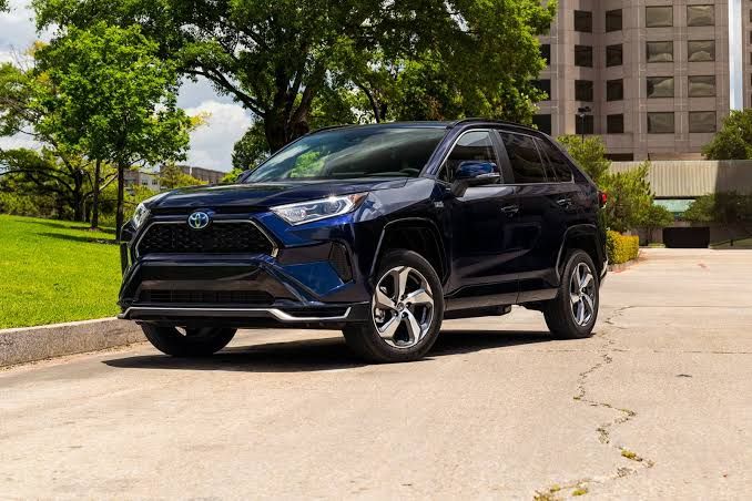 Toyota RAV4 Hybrid powertrain motor and engine layout